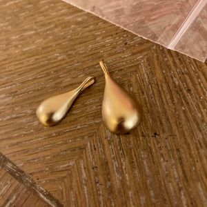 Gold teardrop necklace weights